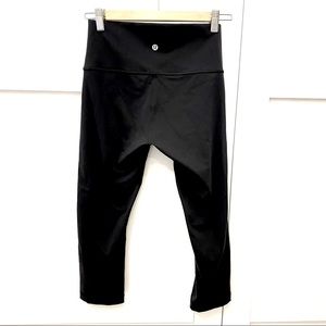 NWOT Lululemon Wunder Under Crop 21” Full-on Luxtreme Black 8